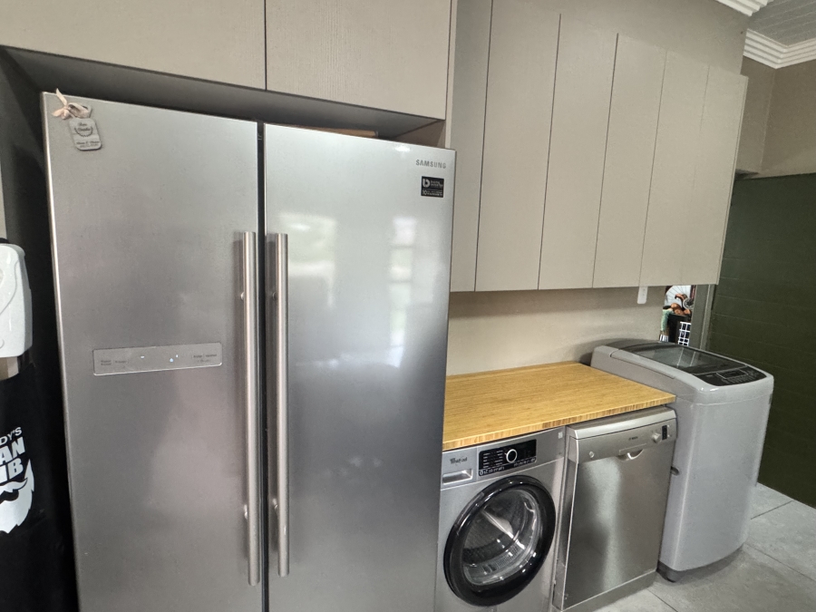 4 Bedroom Property for Sale in Outeniquasbosch Western Cape